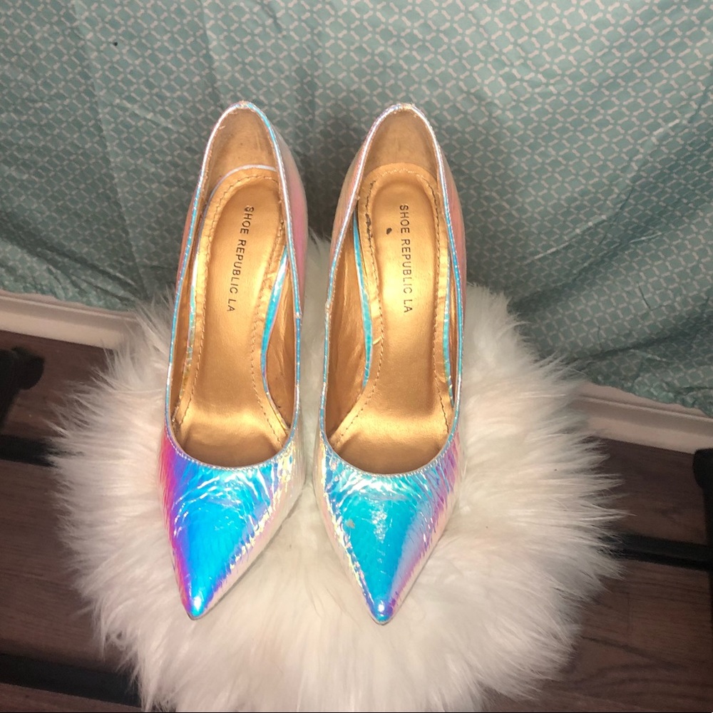 Iridescent heels